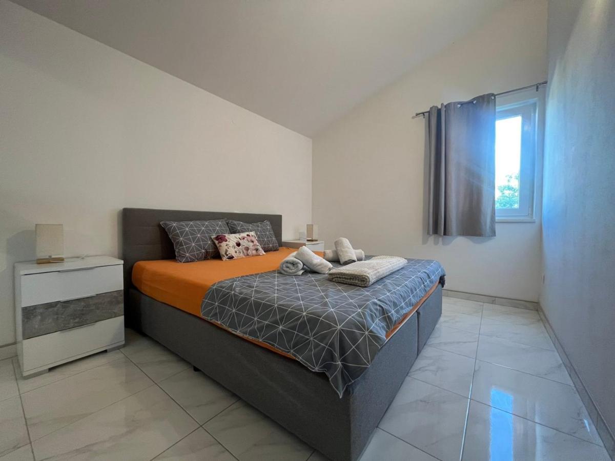 Lorena Apartment Lakmartin