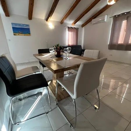 Apartman Lorena Lakmartin Esterno foto