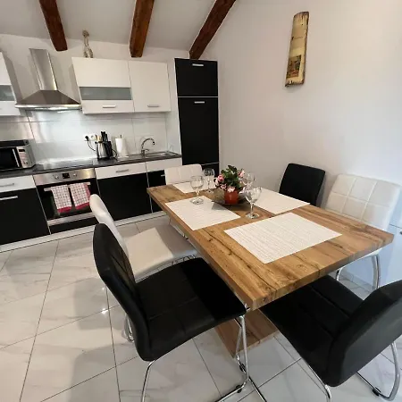 Apartman Lorena Lakmartin Esterno foto